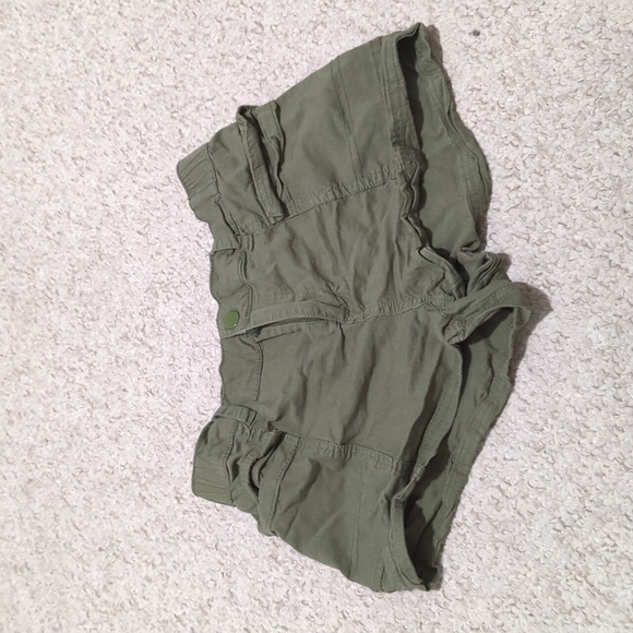 Vanilla Star size small green shorts - Picture 1 of 5